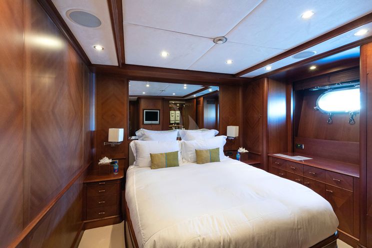Charter Yacht SEABLUEZ - Benetti 37m - 5 Cabins - Monaco - Cannes - St Tropez - Naples - Athens