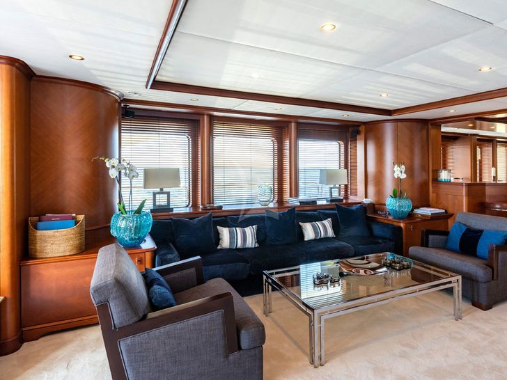 Benetti Classic SEABLUEZ Main Salon