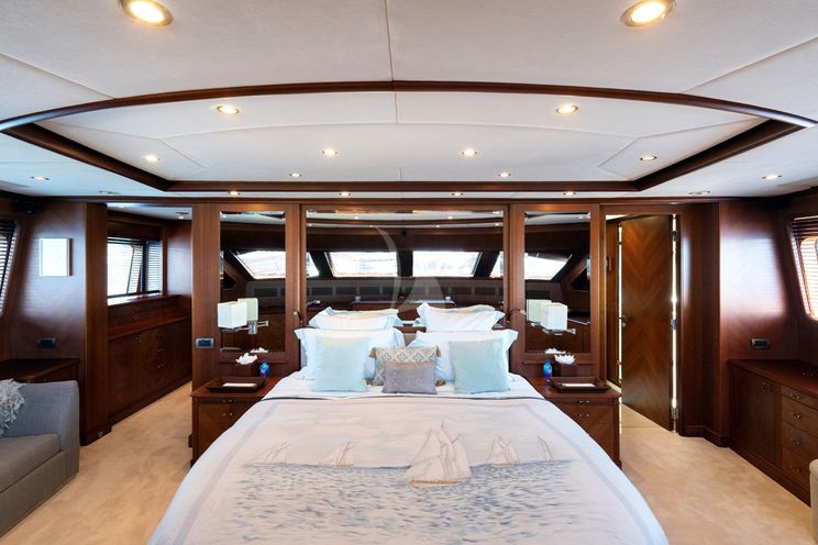 Charter Yacht SEABLUEZ - Benetti 37m - 5 Cabins - Monaco - Cannes - St Tropez - Naples - Athens