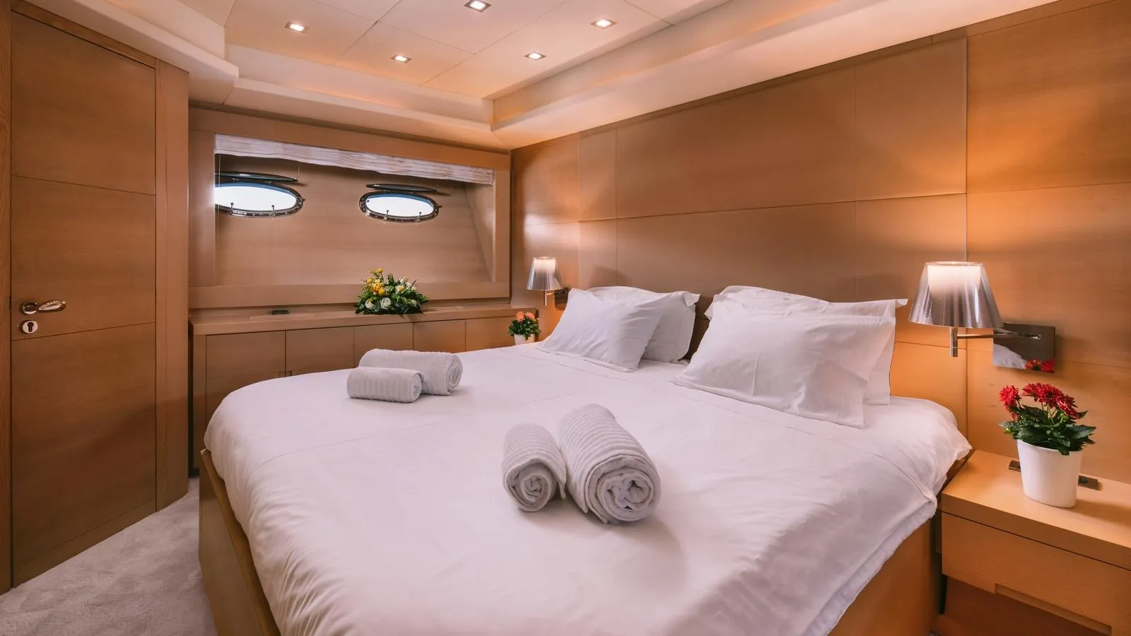 Charter Yacht SEAS THE DAY - Posillipo Technema 85 - 4 Cabins - Athens - Mykonos - Paros - Cyclades - Greece