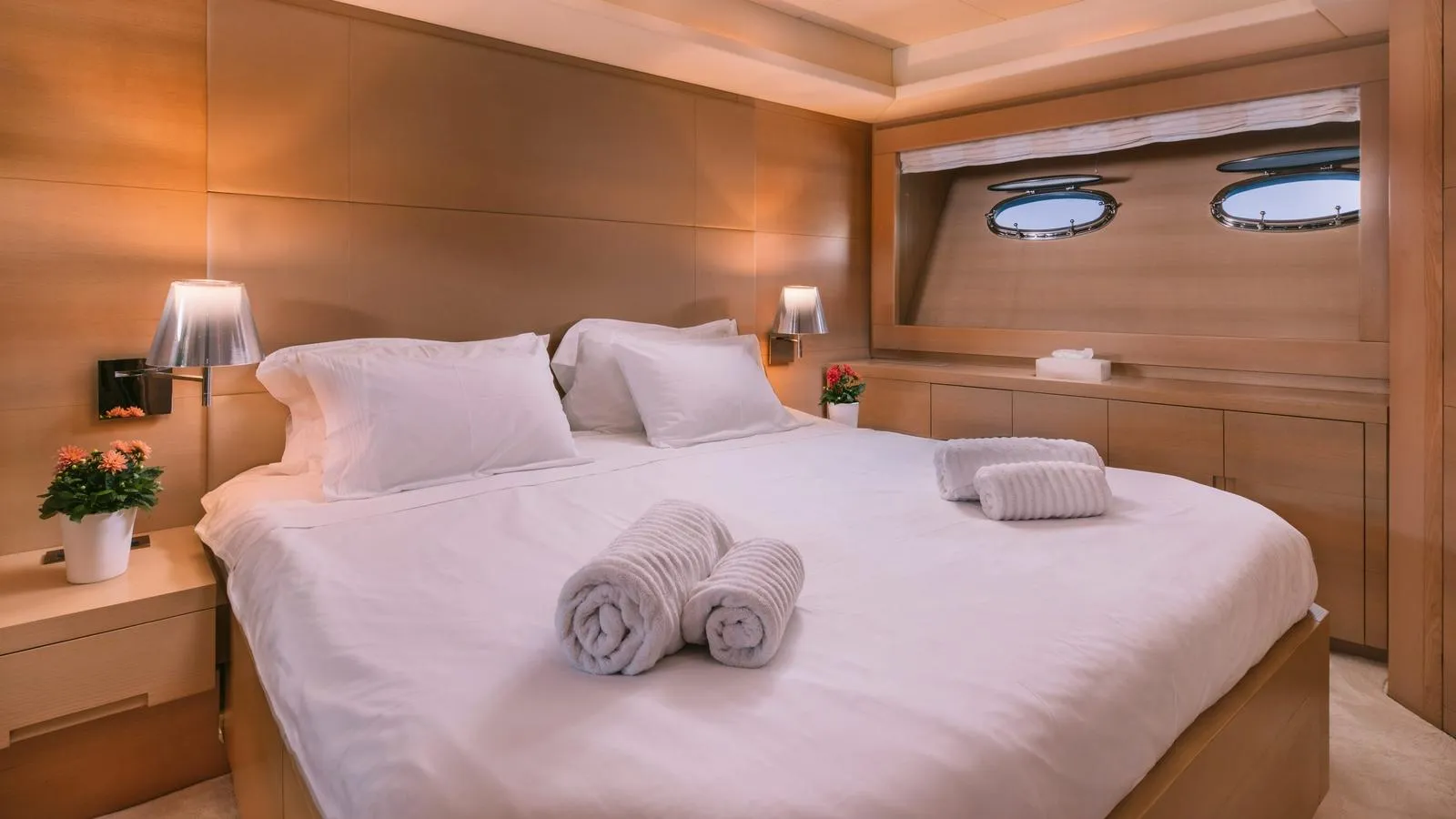 Charter Yacht SEAS THE DAY - Posillipo Technema 85 - 4 Cabins - Athens - Mykonos - Paros - Cyclades - Greece