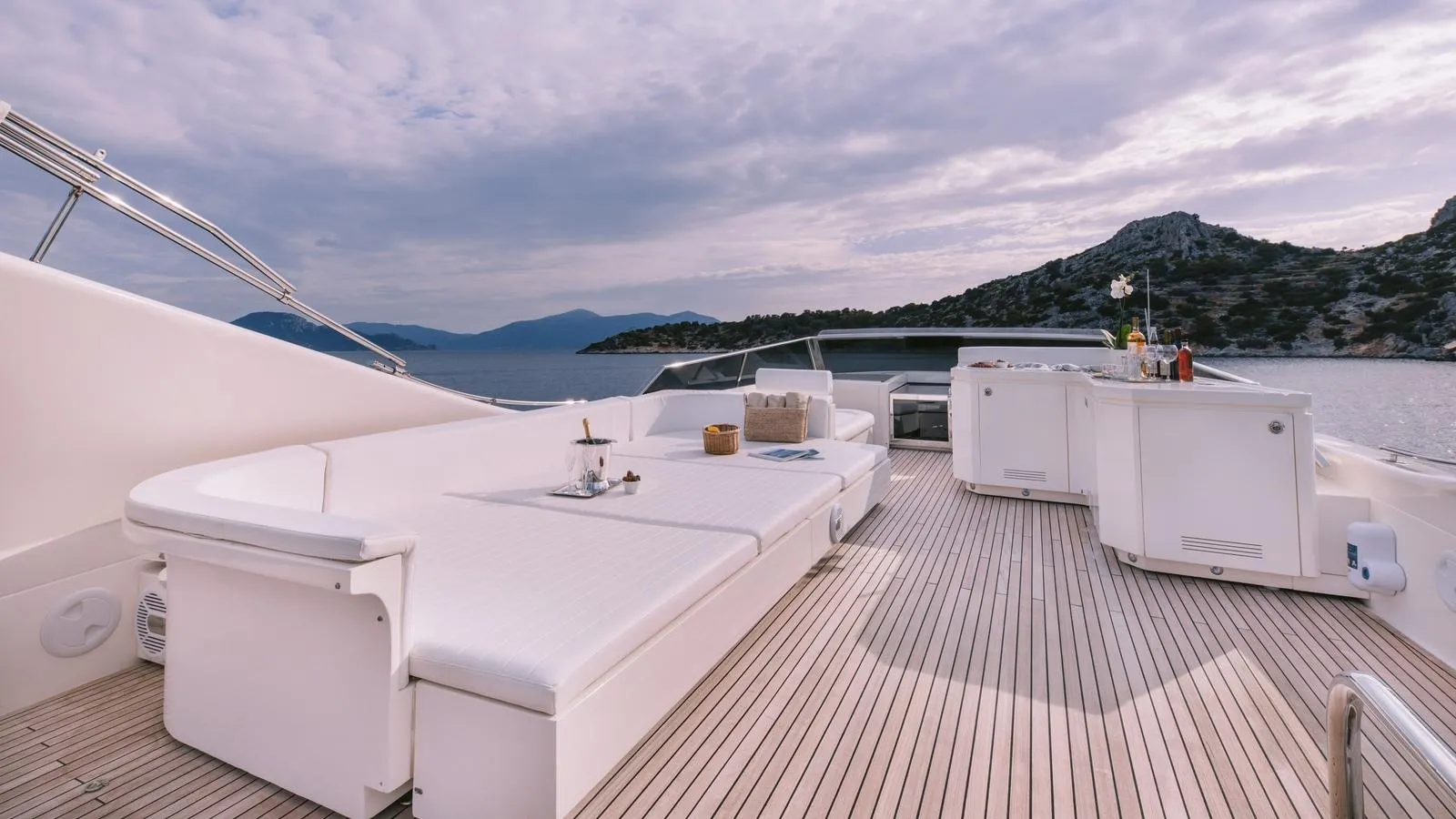 Charter Yacht SEAS THE DAY - Posillipo Technema 85 - 4 Cabins - Athens - Mykonos - Paros - Cyclades - Greece