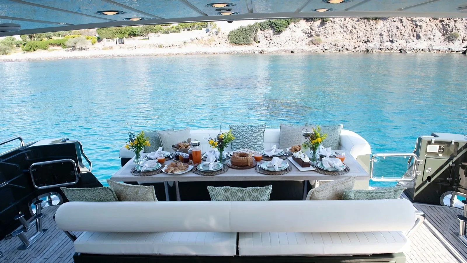 Charter Yacht SEAS THE DAY - Posillipo Technema 85 - 4 Cabins - Athens - Mykonos - Paros - Cyclades - Greece