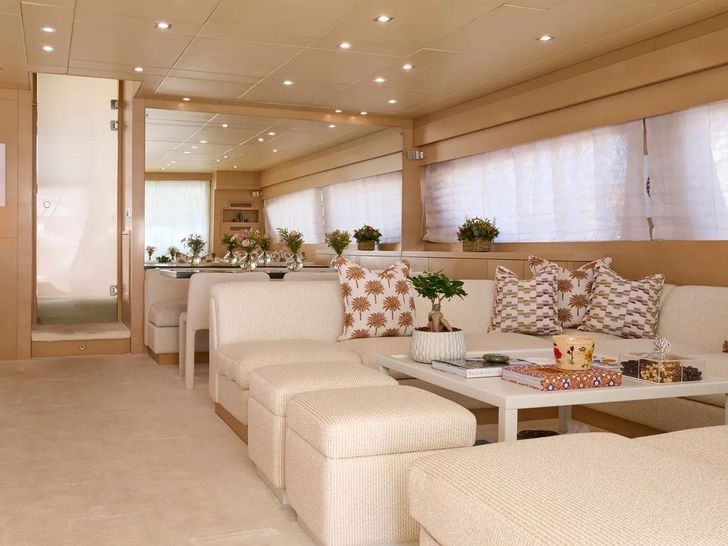 SEAS THE DAY Posillipo Technema 85 - main saloon SEAS THE DAY Posillipo Technema 85 - main saloon
