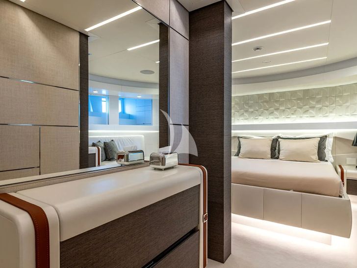 CABO Persing 140 - VIP cabin 1 vanity CABO Persing 140 - VIP cabin 1 vanity