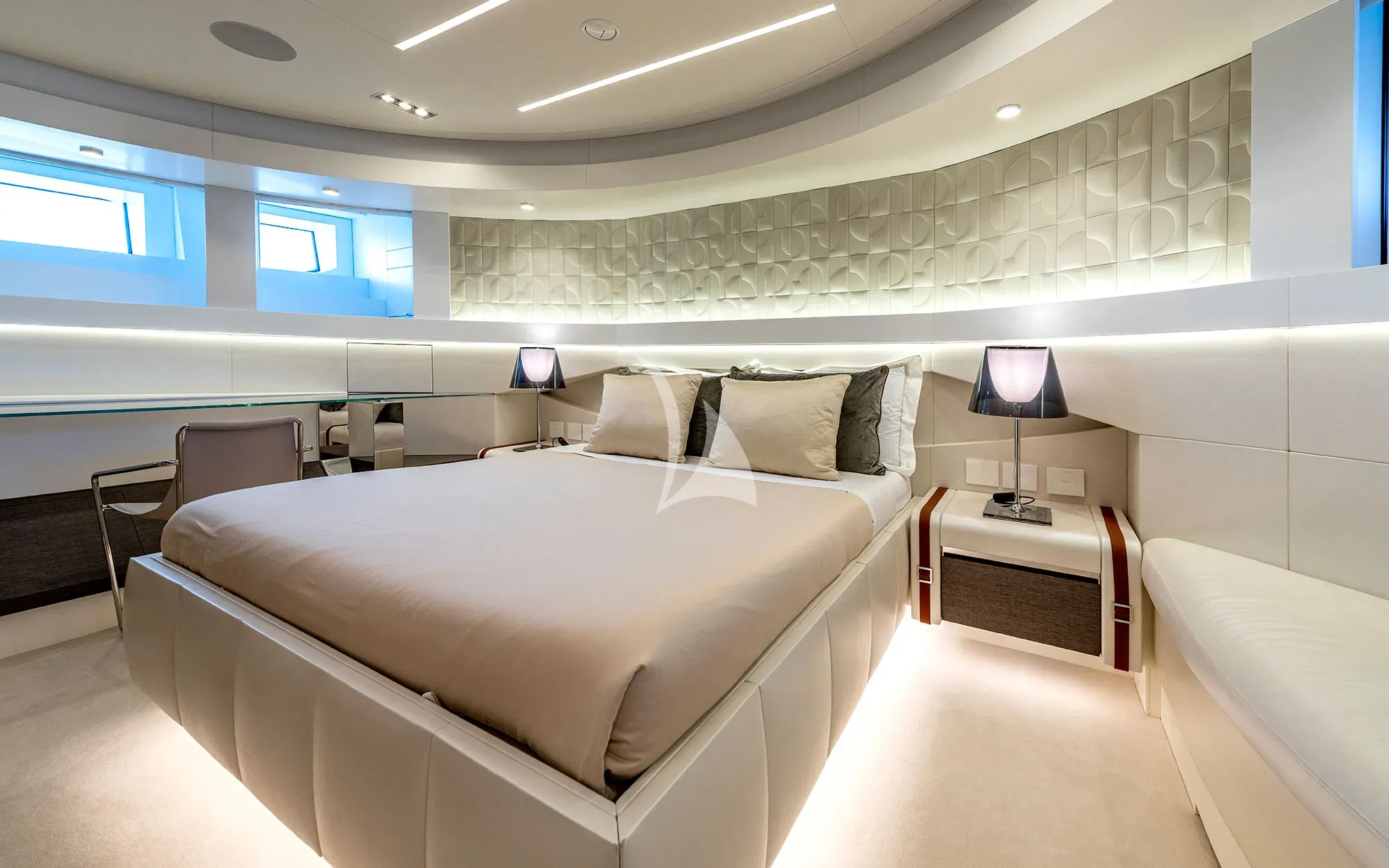 CABO Persing 140 - VIP cabin 1