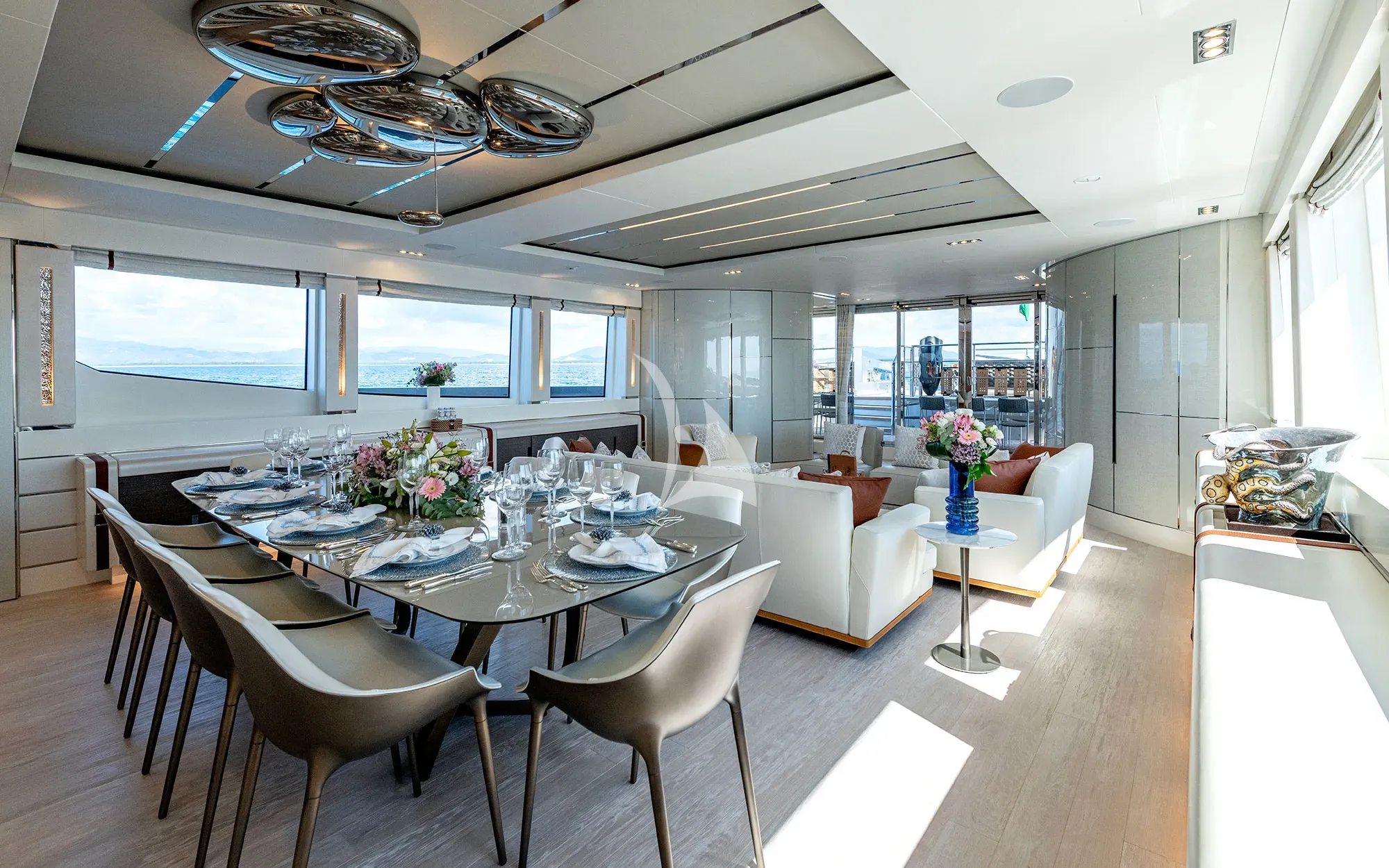 CABO Persing 140 - main dining area