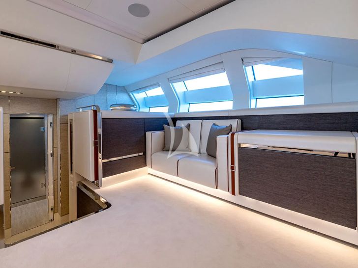 CABO Persing 140 - master cabin lounge CABO Persing 140 - master cabin lounge