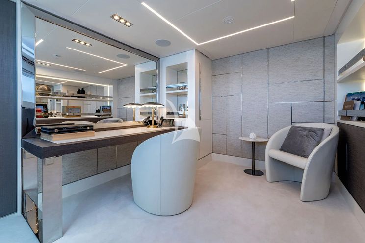 Charter Yacht CABO - Persing 140 - 5 Cabins - Cannes - St Tropez - Nice - Antibes - Monaco - French Riviera