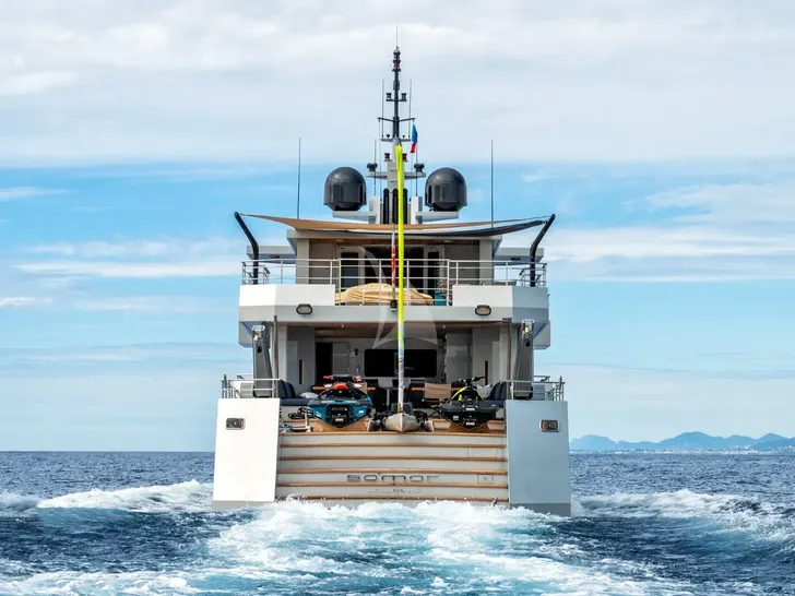 CALADAN Tansu 37m - aft shot CALADAN Tansu 37m - aft shot