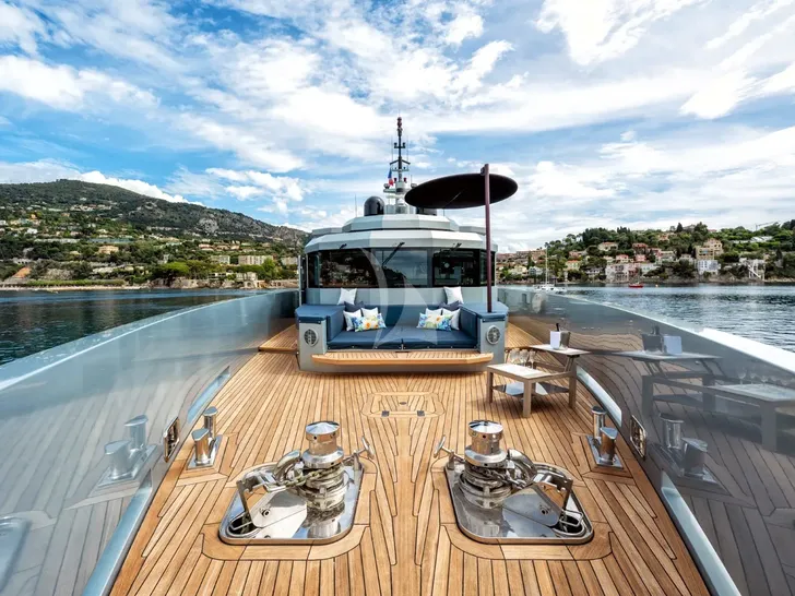 CALADAN Tansu 37m - foredeck CALADAN Tansu 37m - foredeck