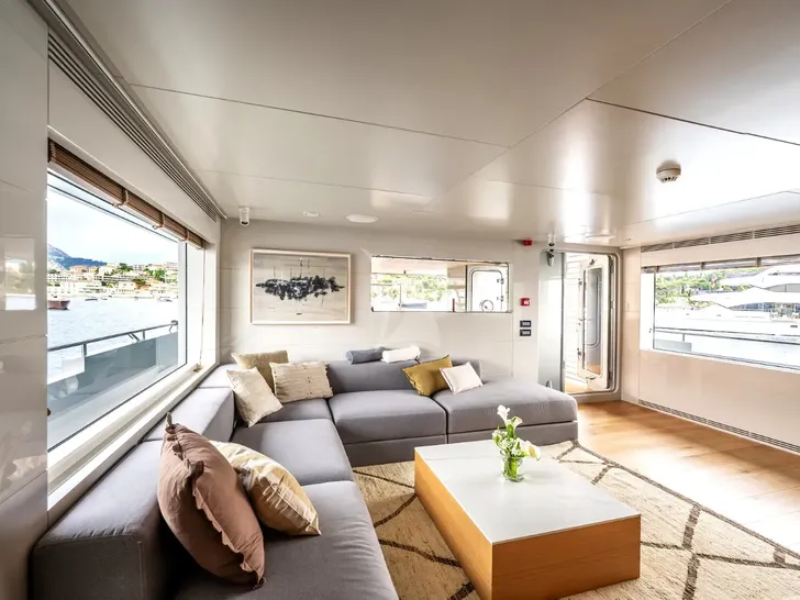 CALADAN Tansu 37m - main saloon lounge CALADAN Tansu 37m - main saloon lounge