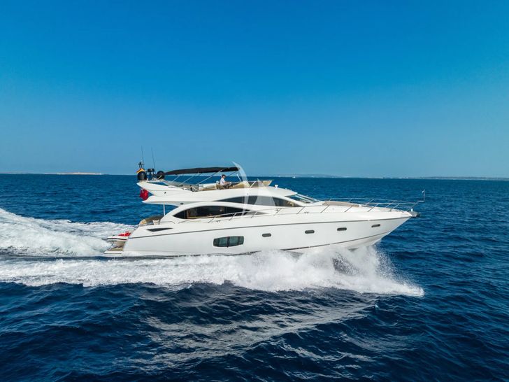 CALA DI LUNA Sunseeker Manhattan 74 - cruising CALA DI LUNA Sunseeker Manhattan 74 - cruising