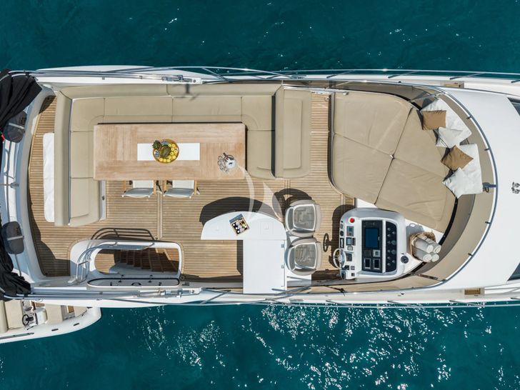 CALA DI LUNA Sunseeker Manhattan 74 - flybridge aerial shot CALA DI LUNA Sunseeker Manhattan 74 - flybridge aerial shot