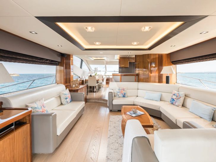 CALA DI LUNA Sunseeker Manhattan 74 - saloon CALA DI LUNA Sunseeker Manhattan 74 - saloon