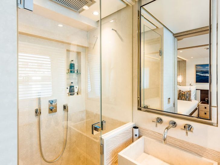 CALYPSO I Mulder 36m lower deck bathroom CALYPSO I Mulder 36m lower deck bathroom