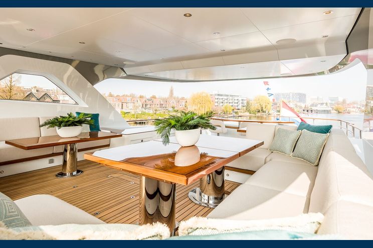 Luxury Crewed Motor Yacht MANA I - Mulder 36m - 4 Cabins - Amalfi Coast -  St Tropez - Naples - Sicily - Monaco - Cannes- Sardinia - Boatbookings