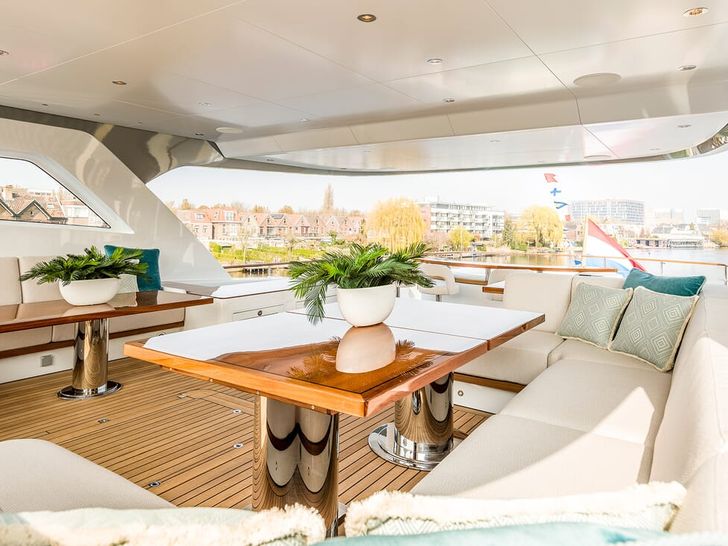CALYPSO I Mulder 36m sun deck looking aft CALYPSO I Mulder 36m sun deck looking aft