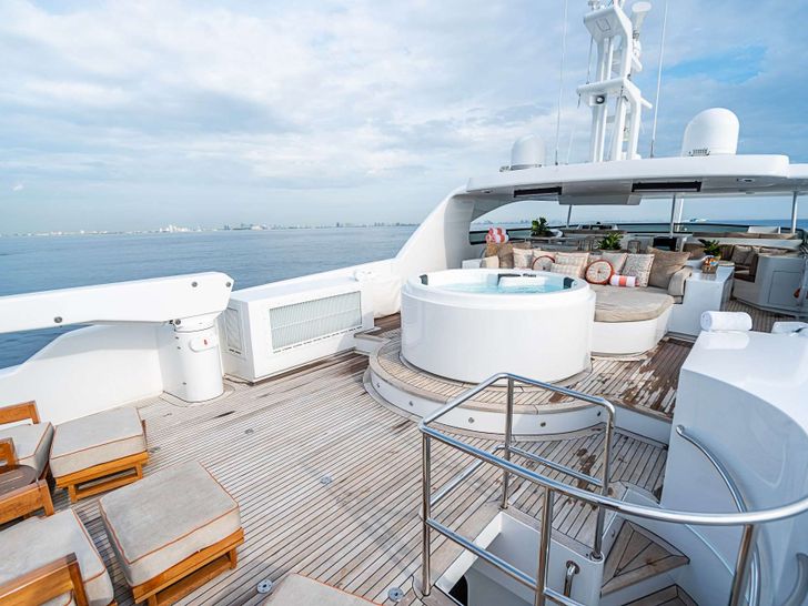CAMILLE Broward 124 - sundeck CAMILLE Broward 124 - sundeck