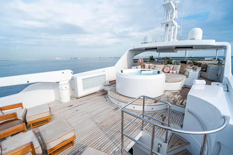 Charter Yacht CAMILLE - Broward 124 - 5 Cabins - Nassau - Exumas - Eleuthera - Paradise Island - Bahamas