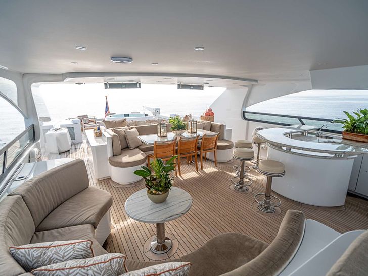 CAMILLE Broward 124 Flybridge Foreward