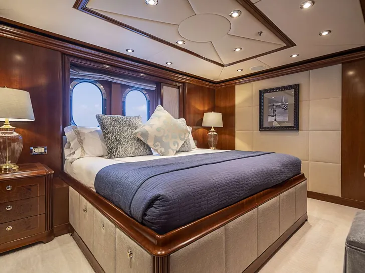 CAMILLE Broward 124 - VIP cabin 1 CAMILLE Broward 124 - VIP cabin 1