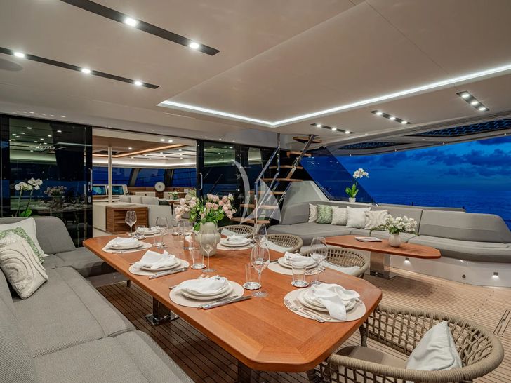 CAPRI Fountaine Pajot Thira 80 - aft deck alfresco dining area CAPRI Fountaine Pajot Thira 80 - aft deck alfresco dining area