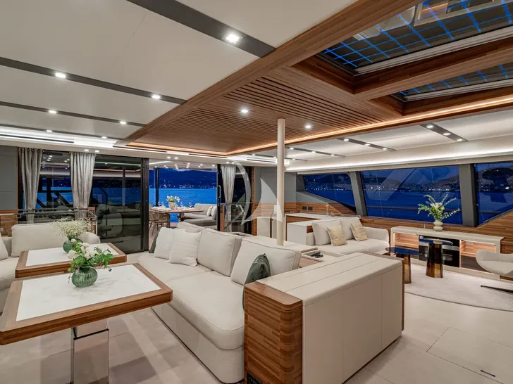 CAPRI Fountaine Pajot Thira 80 - saloon lounge CAPRI Fountaine Pajot Thira 80 - saloon lounge