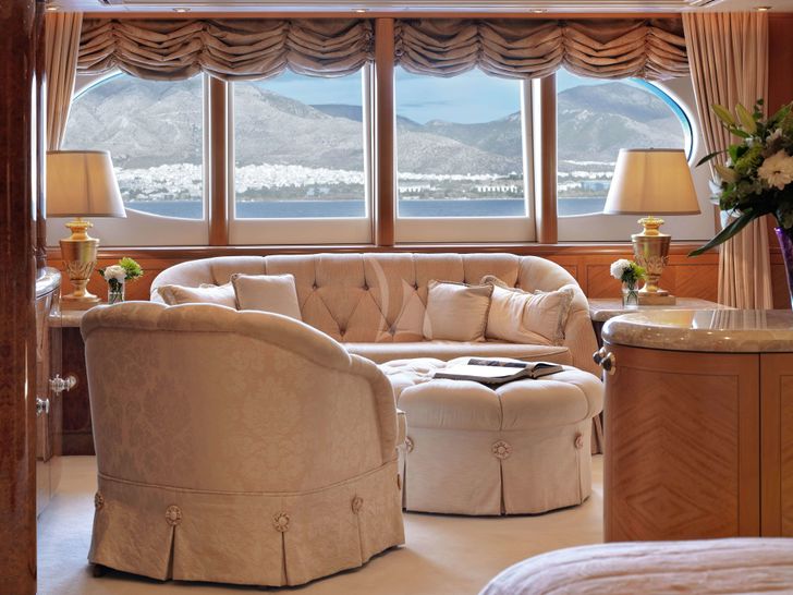 CAPRI Lurssen Yacht Master Lounge