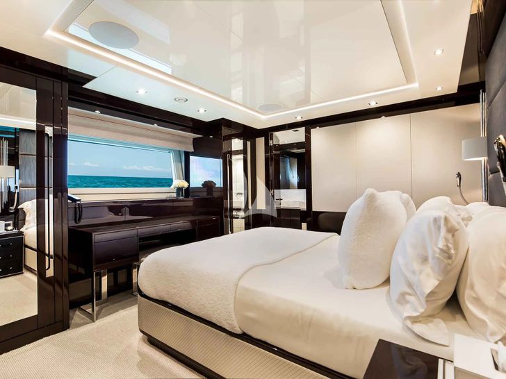 CAPTAIN MORGAN III Sunseeker 131 - VIP cabin 2 CAPTAIN MORGAN III Sunseeker 131 - VIP cabin 2