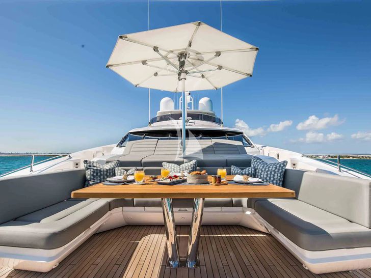CAPTAIN MORGAN III Sunseeker 131 - foredeck lounge CAPTAIN MORGAN III Sunseeker 131 - foredeck lounge