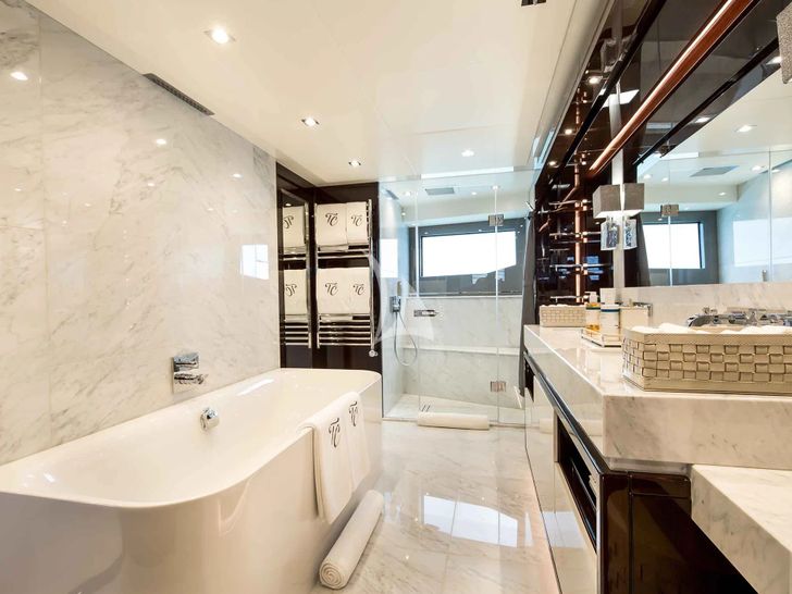 CAPTAIN MORGAN III Sunseeker 131 - master cabin bathroom CAPTAIN MORGAN III Sunseeker 131 - master cabin bathroom