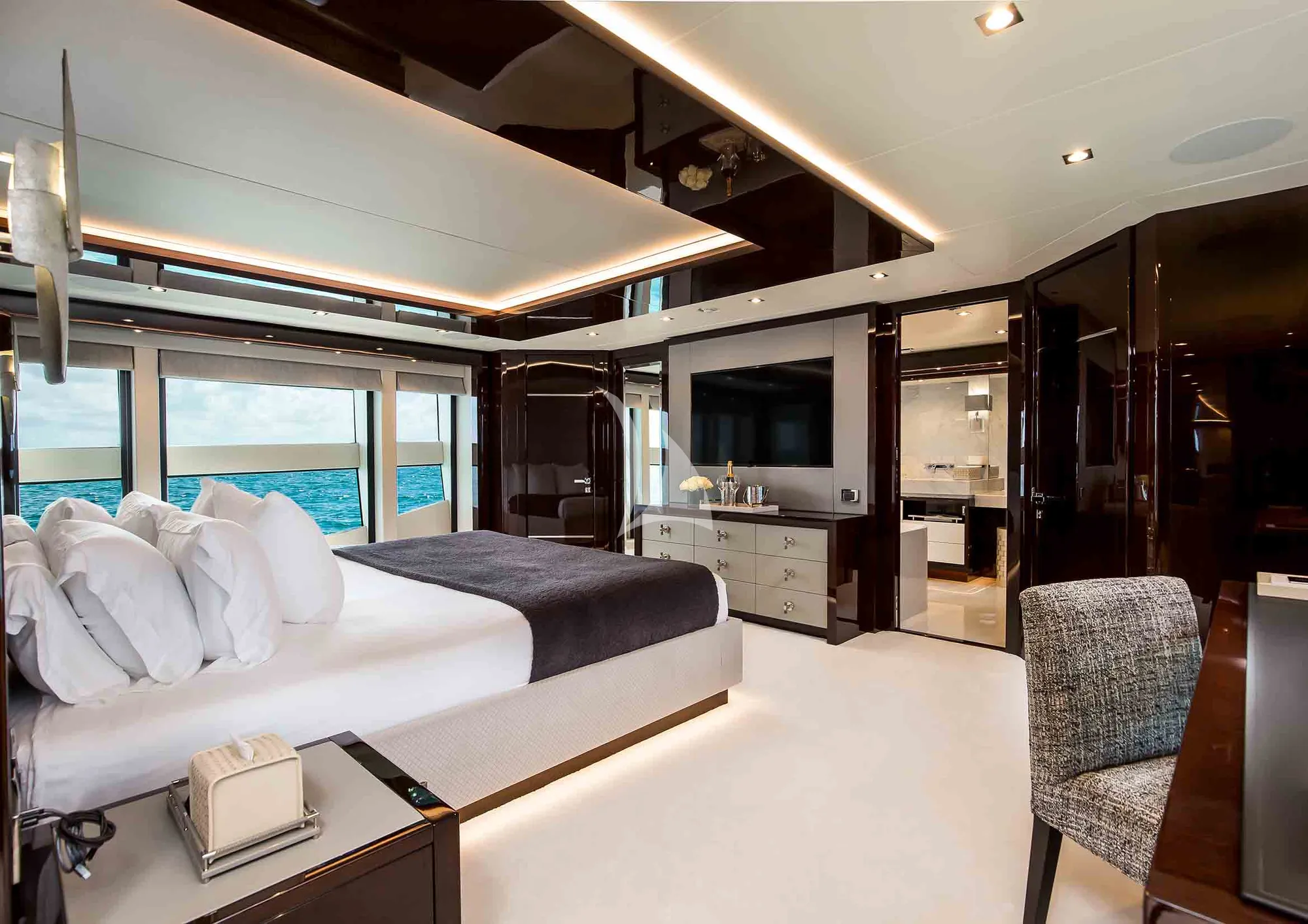 CAPTAIN MORGAN III Sunseeker 131 - master cabin bed and TV