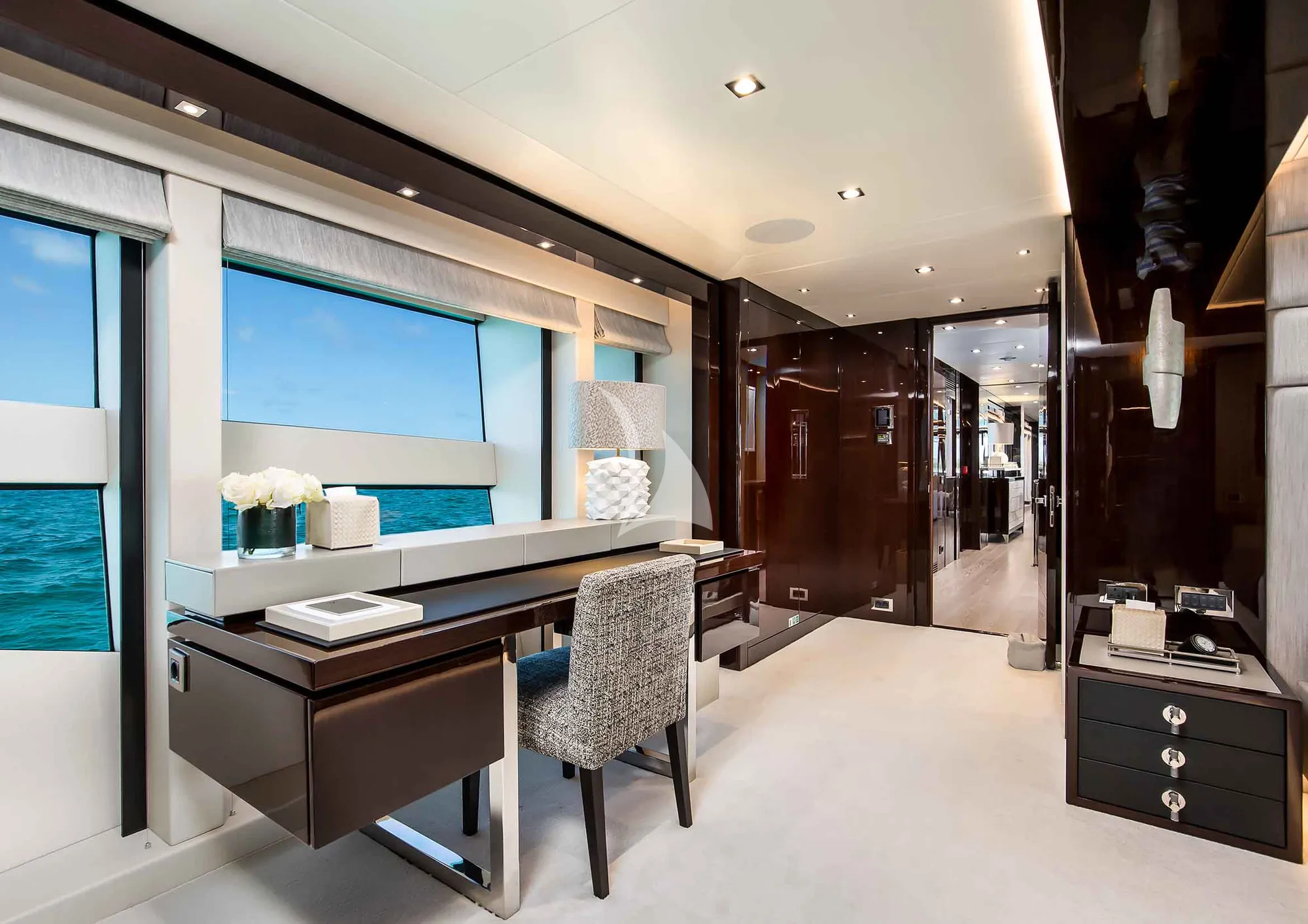 CAPTAIN MORGAN III Sunseeker 131 - master cabin office