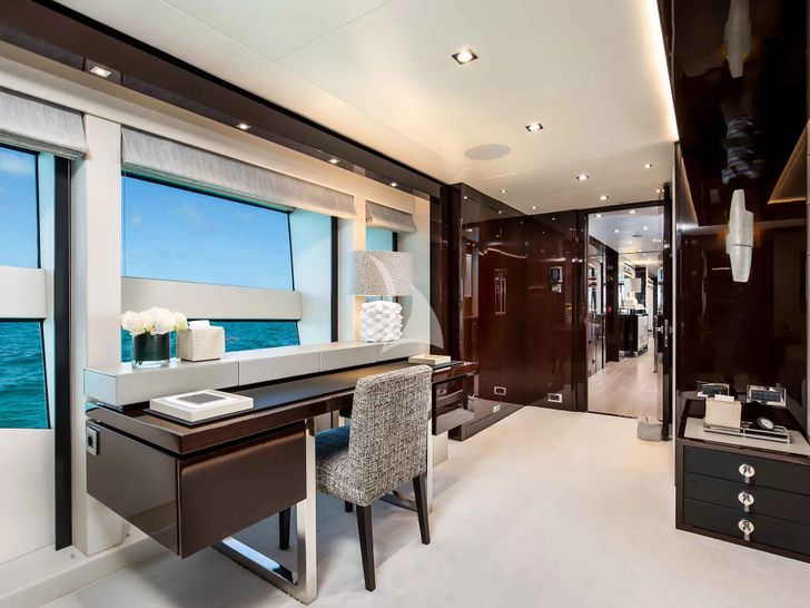 CAPTAIN MORGAN III Sunseeker 131 - master cabin office CAPTAIN MORGAN III Sunseeker 131 - master cabin office