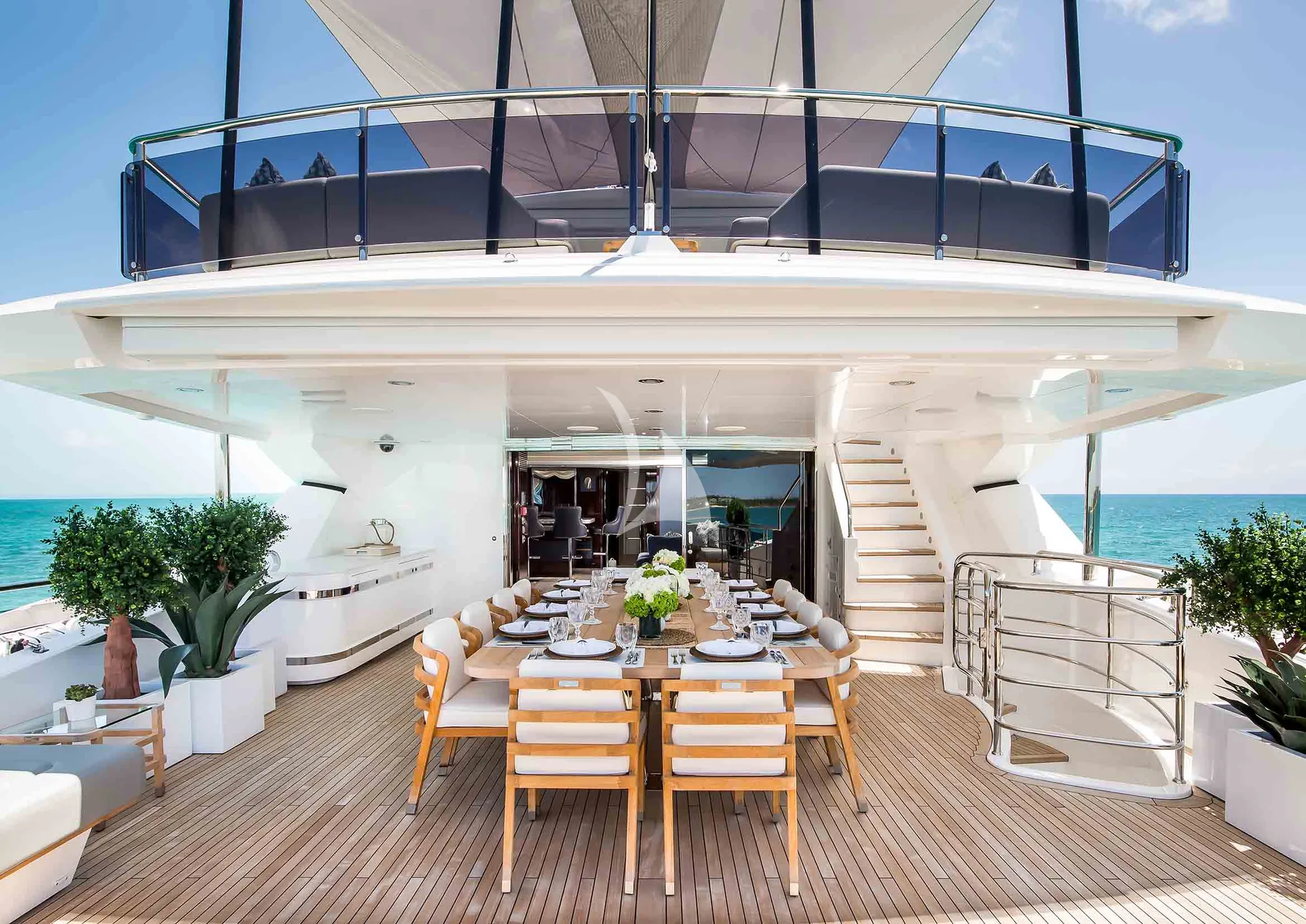 CAPTAIN MORGAN III Sunseeker 131 - sky deck alfresco dining area
