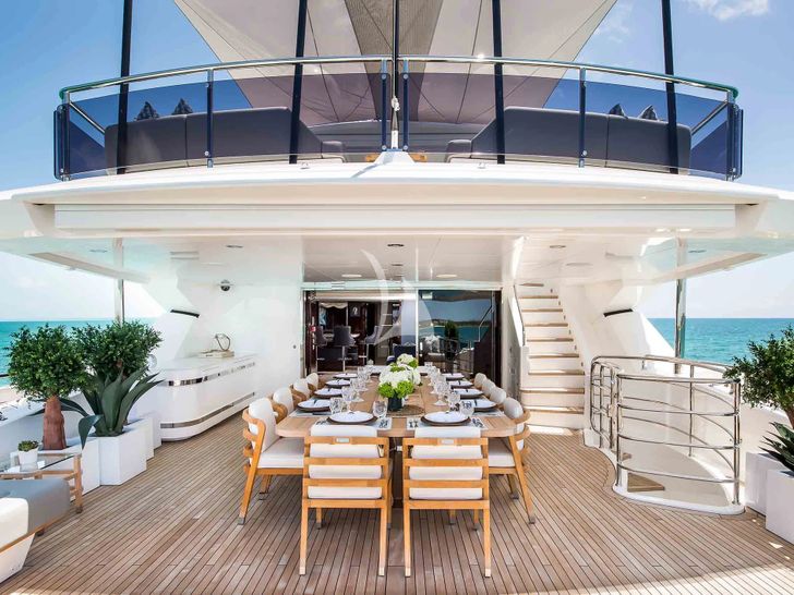 CAPTAIN MORGAN III Sunseeker 131 - sky deck alfresco dining area CAPTAIN MORGAN III Sunseeker 131 - sky deck alfresco dining area