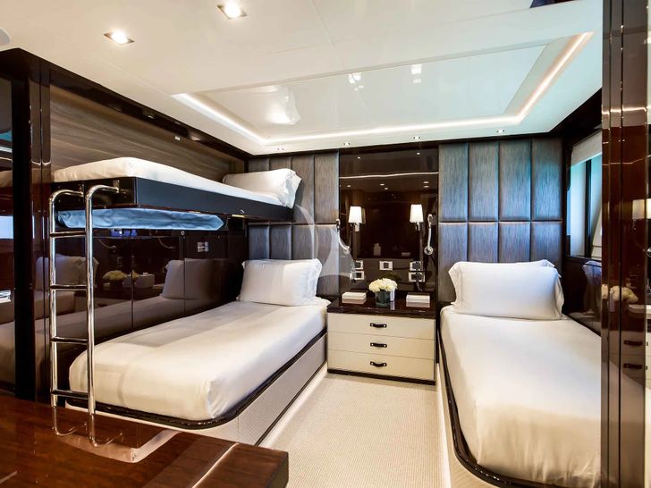 CAPTAIN MORGAN III Sunseeker 131 - twin cabin 2 CAPTAIN MORGAN III Sunseeker 131 - twin cabin 2