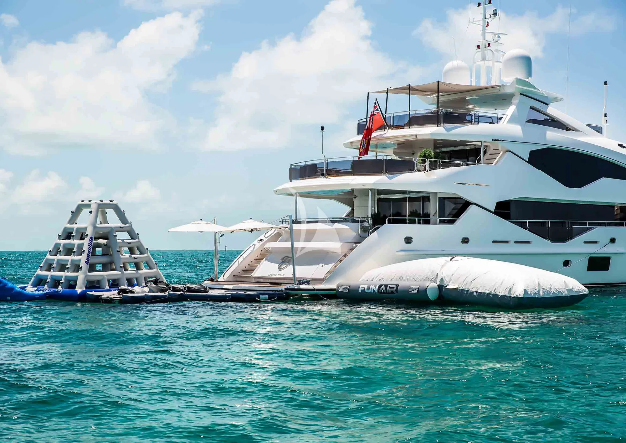CAPTAIN MORGAN III Sunseeker 131 - water toys