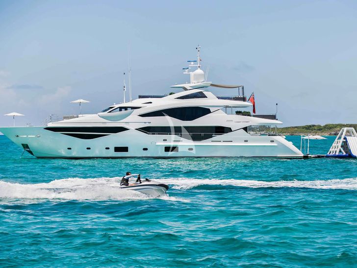 CAPTAIN MORGAN III Sunseeker 131 - with the jet ski CAPTAIN MORGAN III Sunseeker 131 - with the jet ski