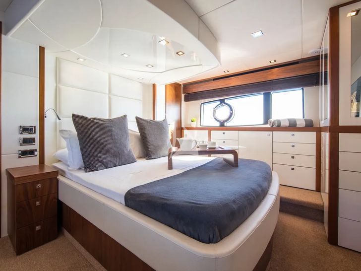 CARDANO Sunseeker Manhattan 63 - master cabin CARDANO Sunseeker Manhattan 63 - master cabin