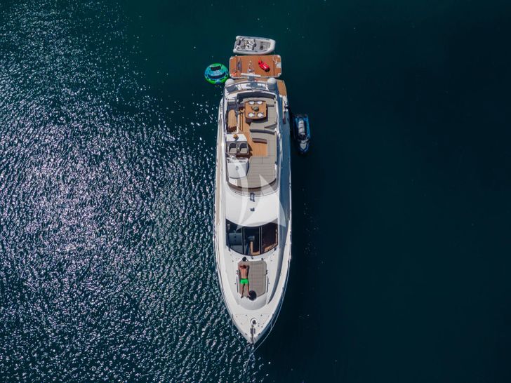 CARDANO Sunseeker Manhattan 63 - top aerial shot CARDANO Sunseeker Manhattan 63 - top aerial shot