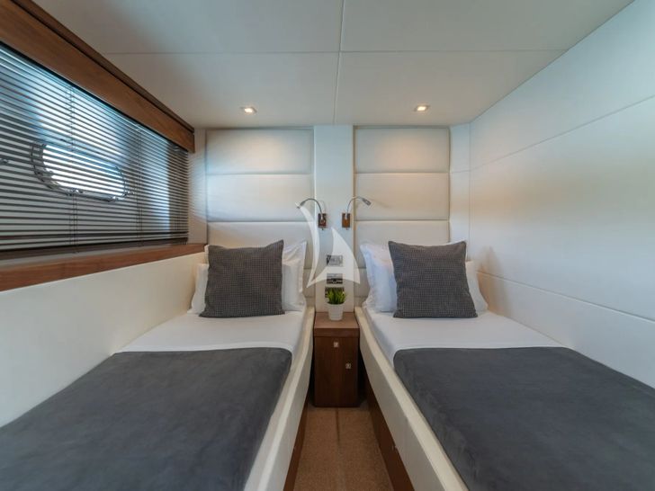 CARDANO Sunseeker Manhattan 63 - twin cabin CARDANO Sunseeker Manhattan 63 - twin cabin