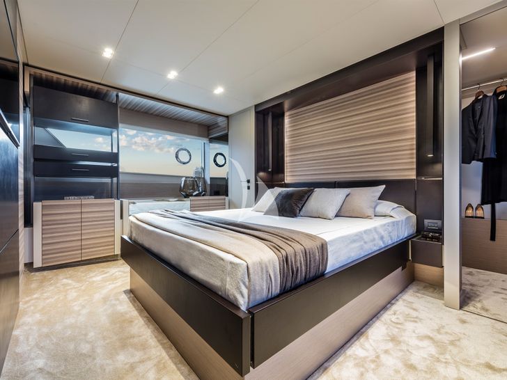 CARE ONE Ferretti 650 - master cabin CARE ONE Ferretti 650 - master cabin