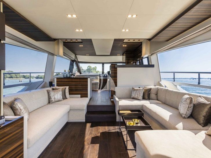 CARE ONE Ferretti 650 - saloon CARE ONE Ferretti 650 - saloon