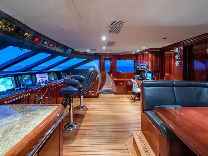 BLANCHE 161 Christensen 49m - cockpit BLANCHE 161 Christensen 49m - cockpit