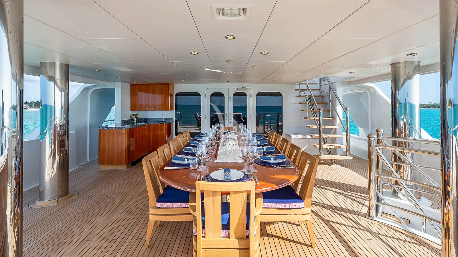 BLANCHE 161 Christensen 49m - sky deck dining area