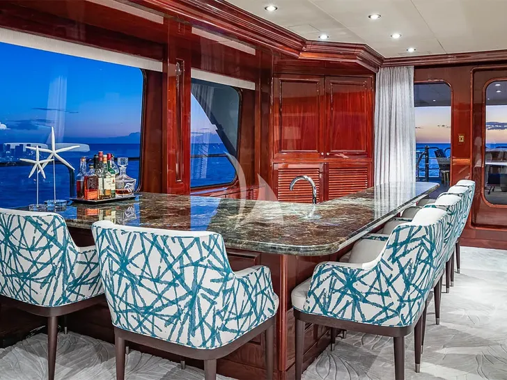 BLANCHE 161 Christensen 49m - sky lounge bar BLANCHE 161 Christensen 49m - sky lounge bar