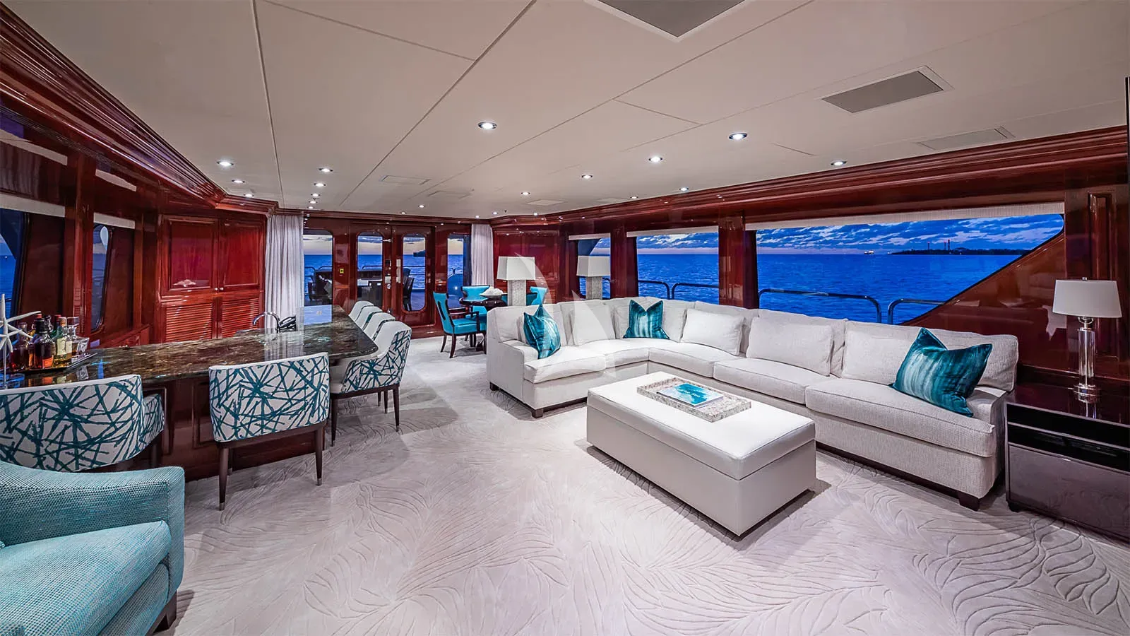 BLANCHE 161 Christensen 49m - sky lounge