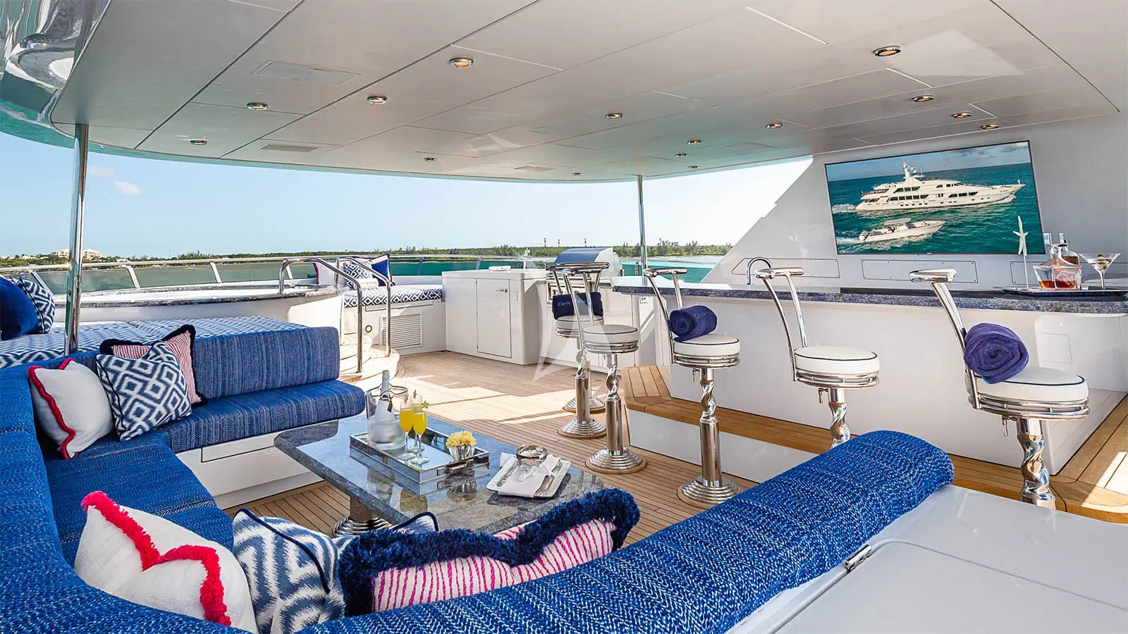 BLANCHE 161 Christensen 49m - sundeck bar and lounge